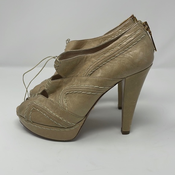Prada Heels Nude Leather - Picture 1 of 6
